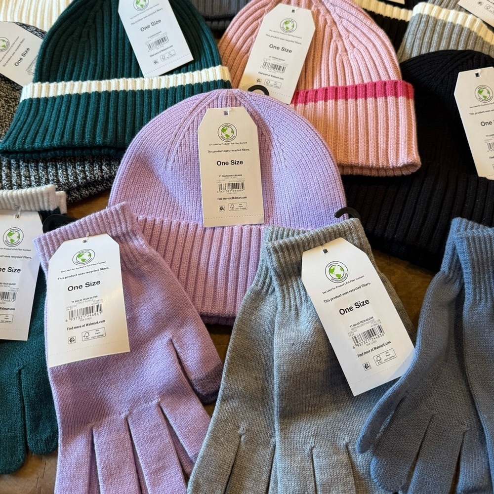 Lot of 16 Cozy Winter Women’s Beanie and Glove Set - Assorted Colors BRAND NEW - Picture 3 of 9